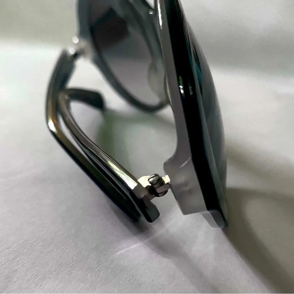 Theory sunglasses black with gray gradient lenses